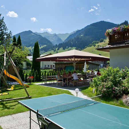 Hotel Landhaus Neumayr グロースアルル エクステリア 写真
