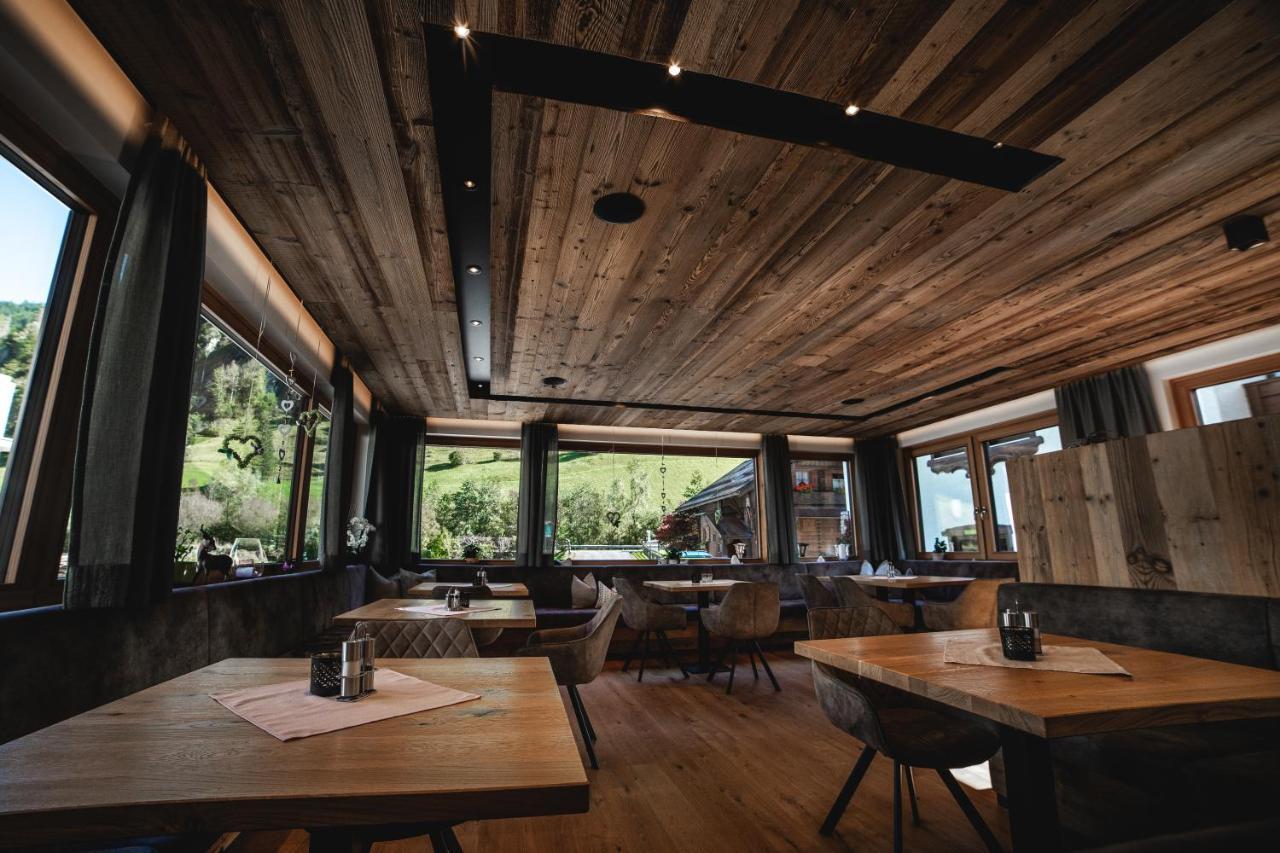 Hotel Landhaus Neumayr グロースアルル エクステリア 写真