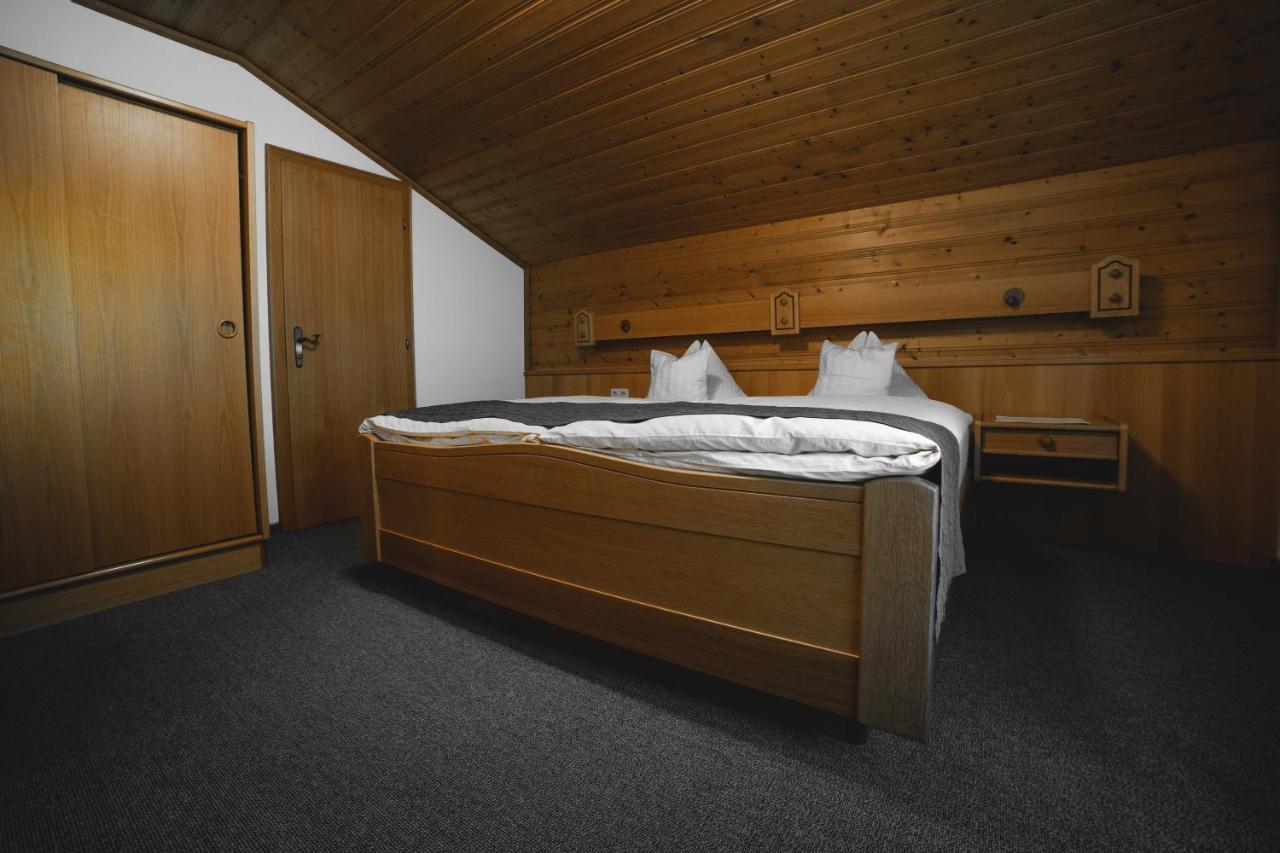 Hotel Landhaus Neumayr グロースアルル エクステリア 写真