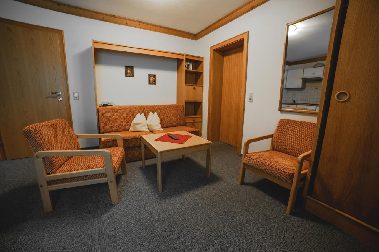 Hotel Landhaus Neumayr グロースアルル エクステリア 写真