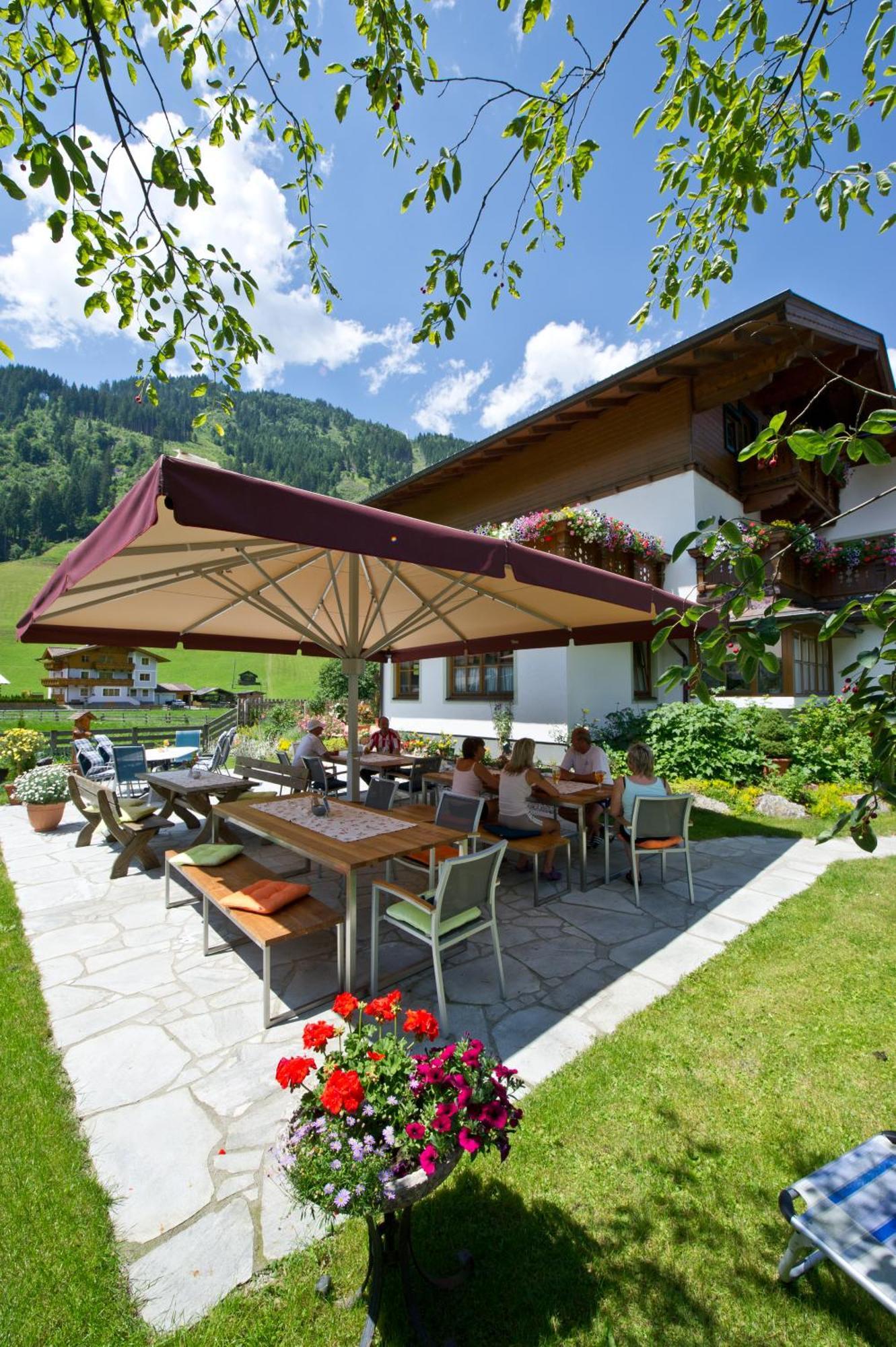 Hotel Landhaus Neumayr グロースアルル エクステリア 写真