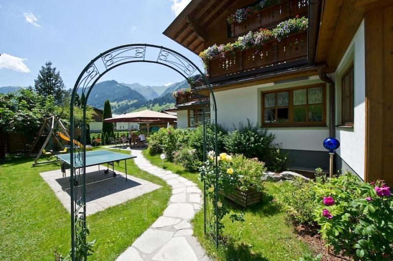 Hotel Landhaus Neumayr グロースアルル エクステリア 写真