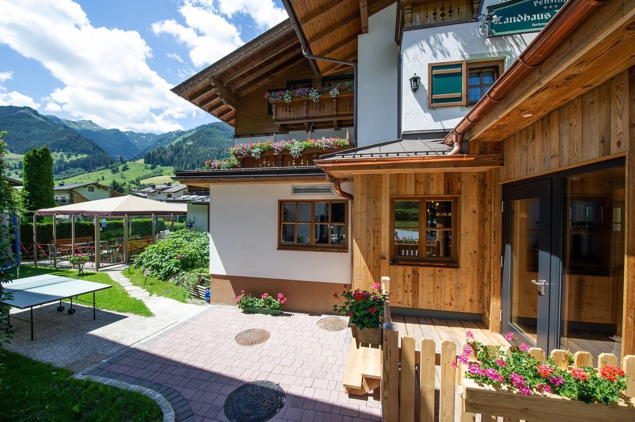 Hotel Landhaus Neumayr グロースアルル エクステリア 写真